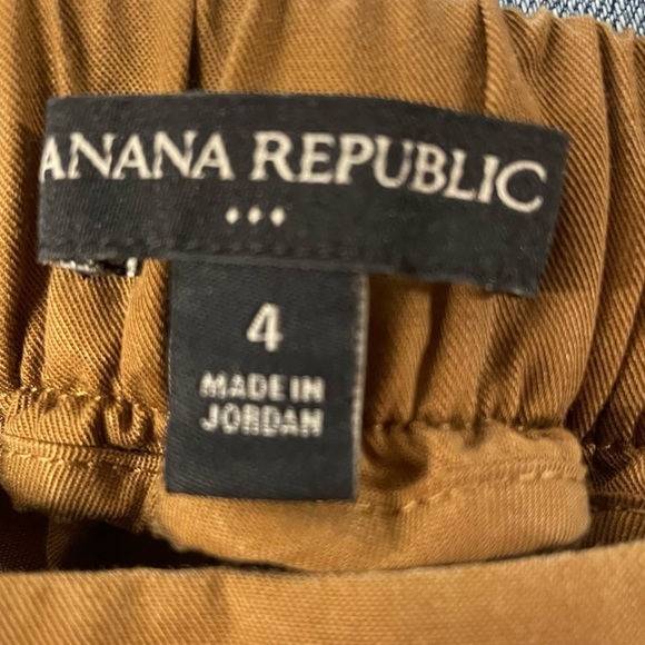 Banana Republic (2021) Lyocell Pull-on Straight-leg Pant - Picture 3 of 10